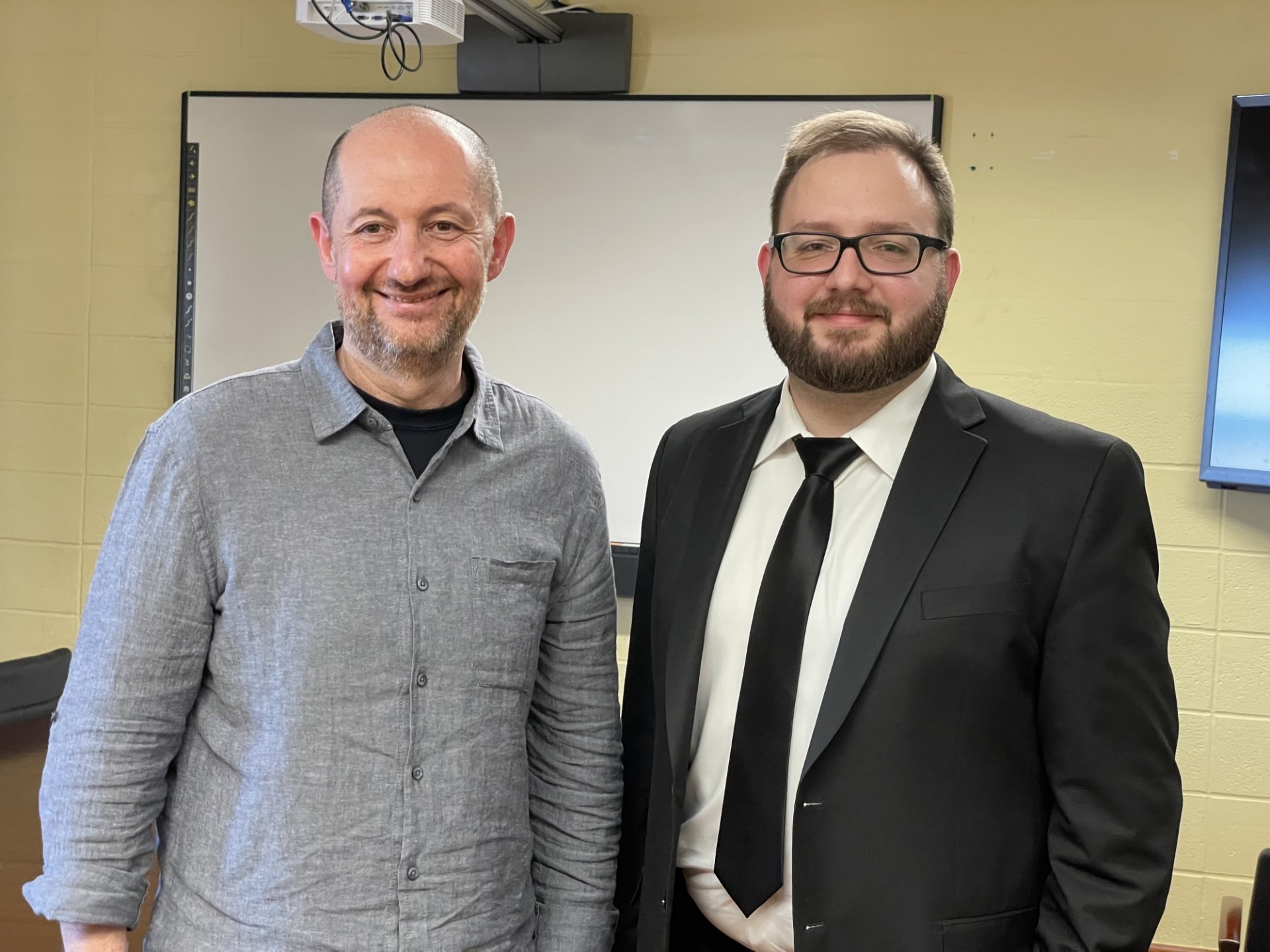 left: Professor Oleg Gang, right: Dr. Brian Minevich